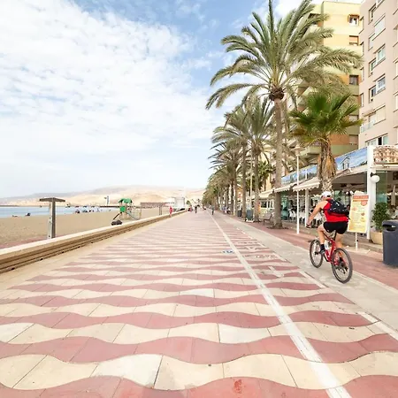 Almeriasuite Beach&sun Apartment
